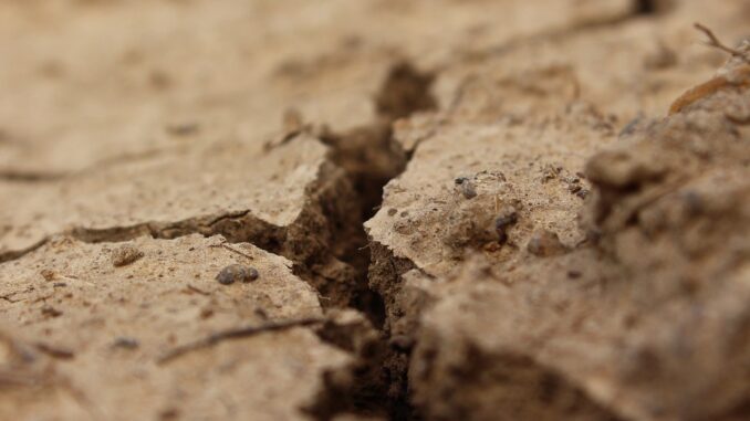 crack-5fe9d0404d_1280