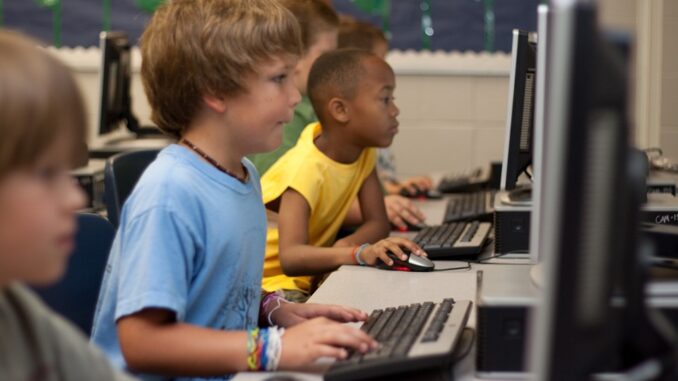 students-99506_960_720