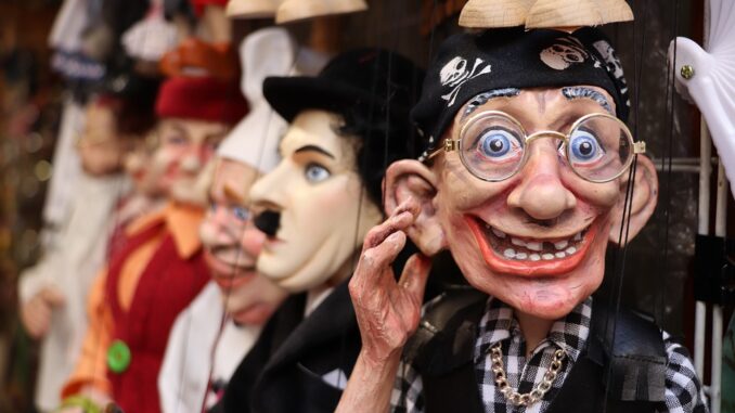 hand-puppet-4364865_960_720