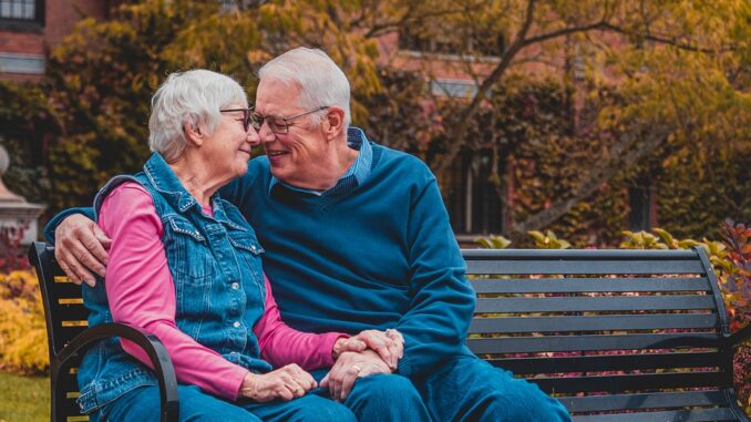 older-couple-6299326_960_720