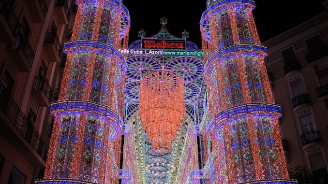 fallas-890947_960_720