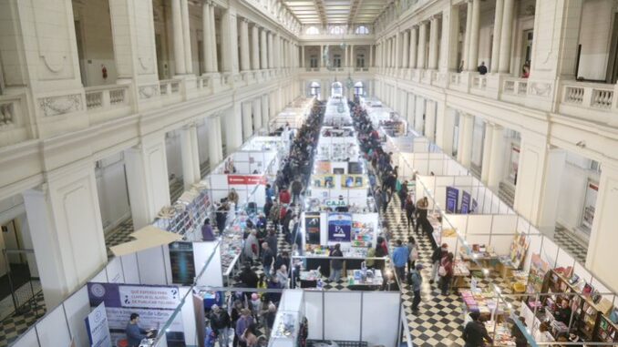 Unas 150.000 Personas Visitaron La Feria De Libro De La Plata - En ...