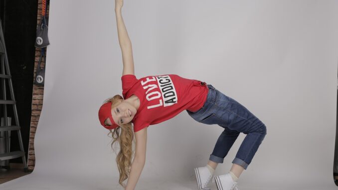 dancing-882940_960_720