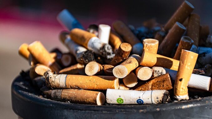 Cenicero Cigarrillos Pixabay
