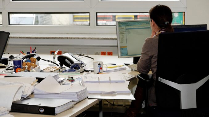 Trabajo Mujer Pixabay